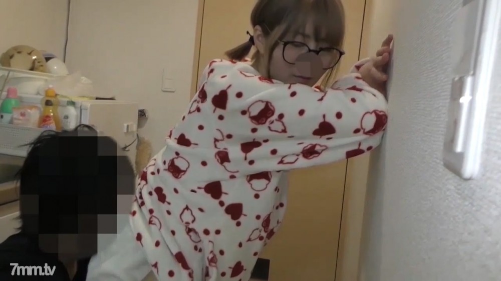 [fc2-ppv 1745198]【無・個人撮影・中出し・期間限定400ptオフ】自宅で異物もチ〇ポも挿入されて中出しされる20歳の専門学生 - SS Server