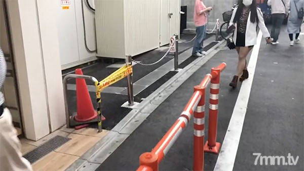 [fc2-ppv 1818471]【先着100人限定１０００円オフ】りほ19歳（３）・生・顔射「家を出たいから結婚したい」。C 学 生フェイスの黒髪にティンコ乗せ。大量の白を黄色で洗顔【町田足土の絶対素人・B面コレクション】（077） FC2-PPV-1818471 - AC Server