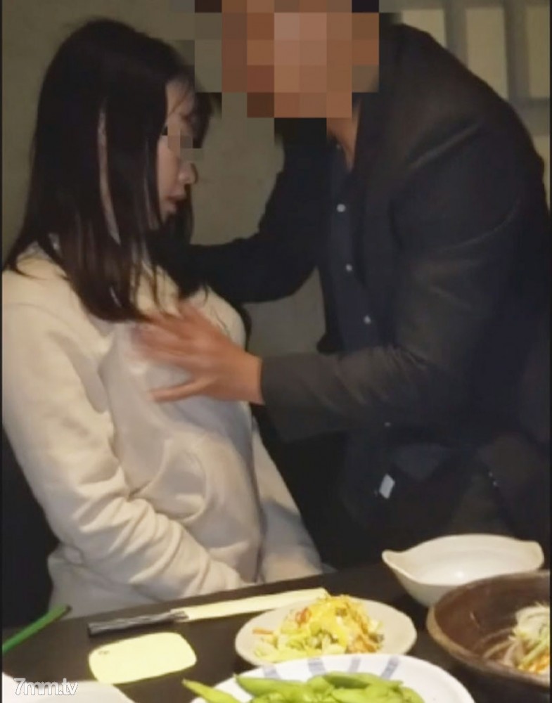 [fc2-ppv 1883311]30日まで【個人】お子さんを預け店内で他人棒を頬ばりホテルで子宮奥に中出し FC2-PPV-1883311 - ST Server