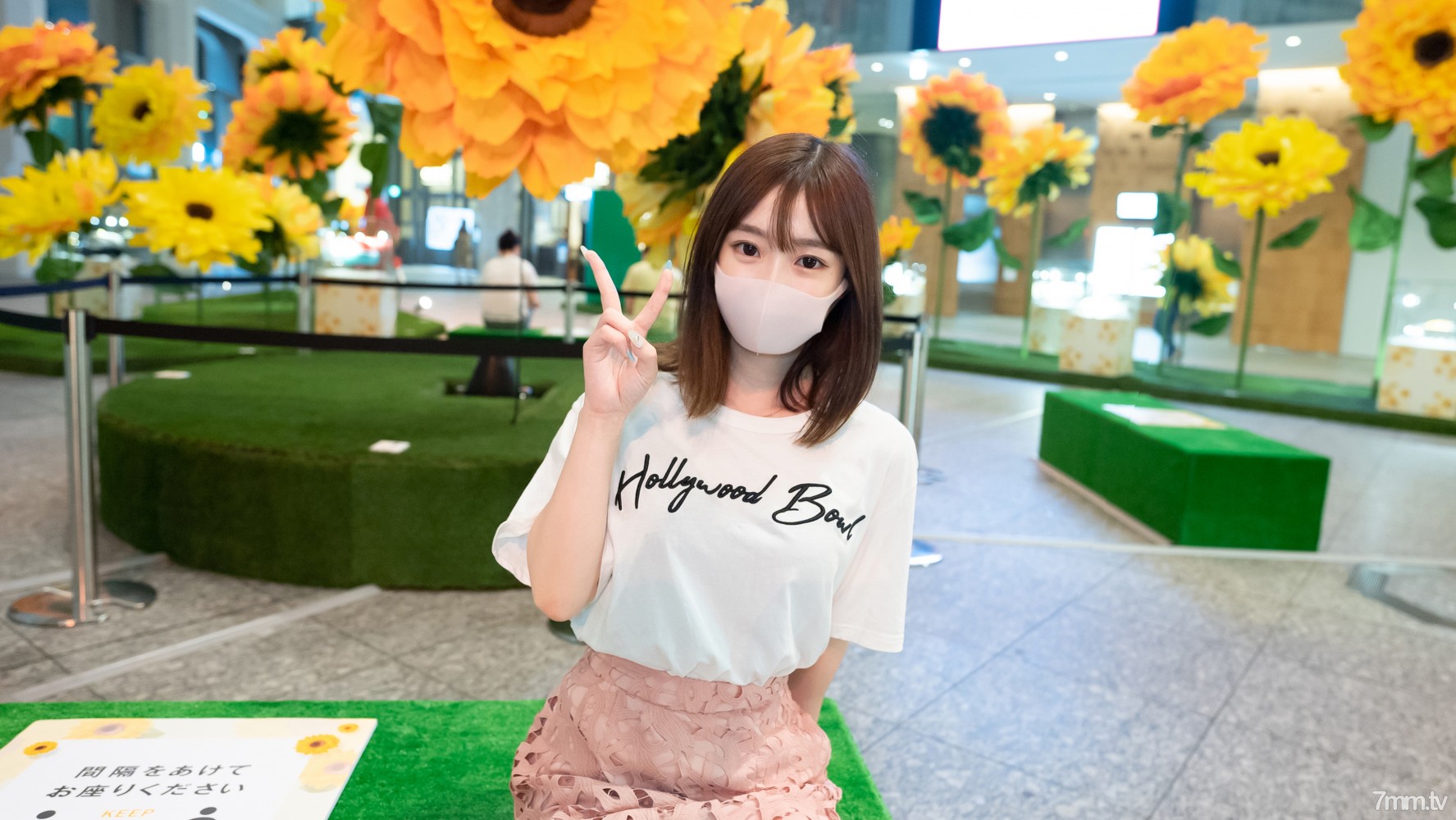 fc2-ppv 3040973 初撮影！！シネマ画風！【無修正】個数限定！！天真爛漫で美意識が高い美人で美尻の巨乳美容部員・・・宿泊先に押し入り前から犯したかった美白の美しい裸体に中出し＆口内射精！！ FC2-PPV-3040973 - ST Server