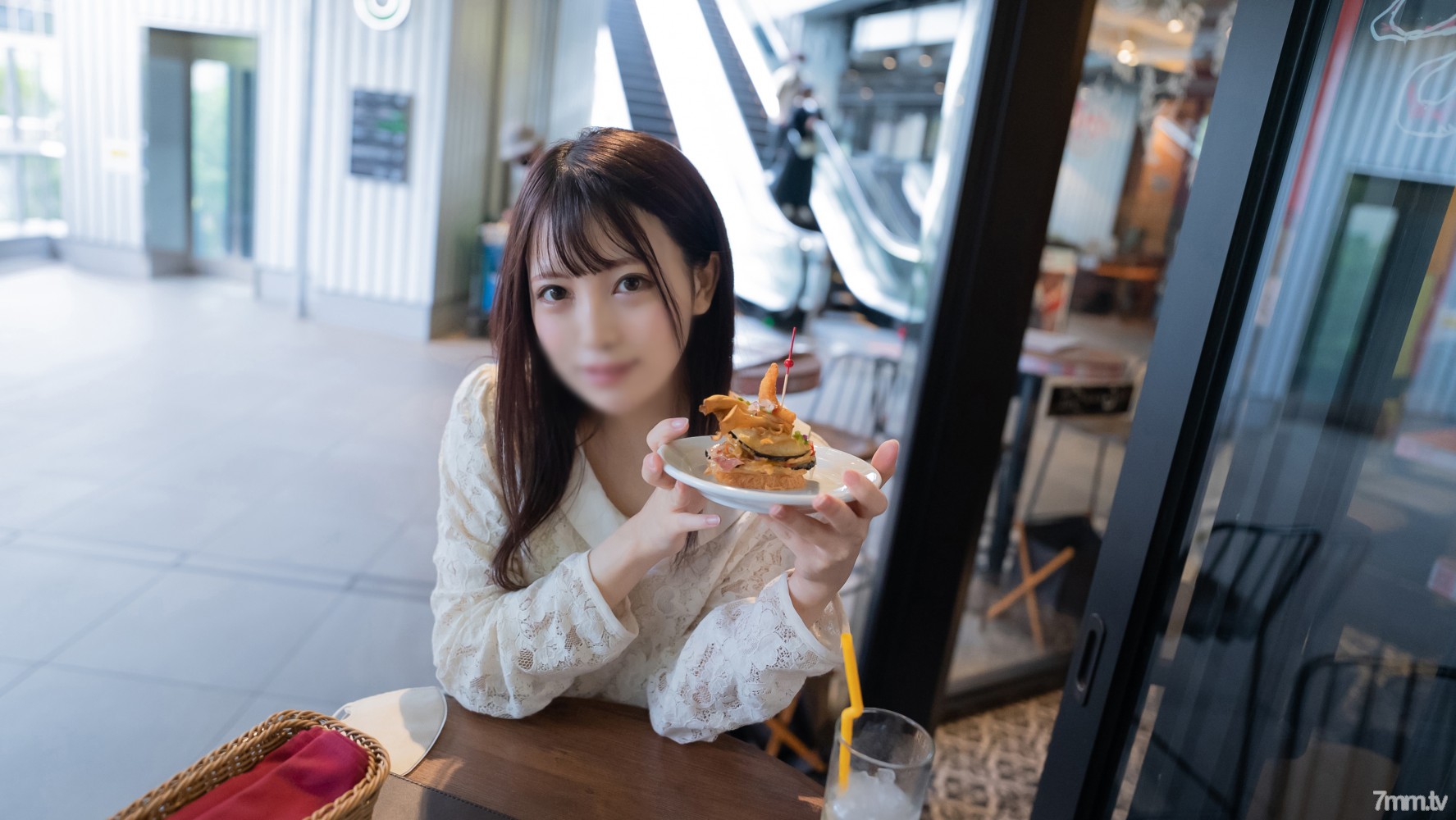 fc2-ppv 3070204 顔出し！！個数限定！【無修正】シネマ画風！何を言われても嫌と言わずに従う美人現◯女子大生・・・次第に欲望に支配され自ら腰を動かし悦ぶ淫らな美体に生中出し！！ FC2-PPV-3070204 - ST Server